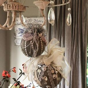 🫧💧2 Fancy Baubles 💧🫧